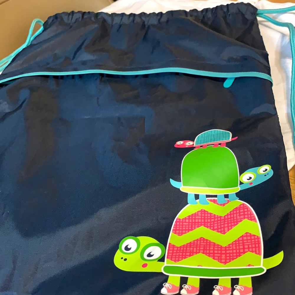 Topsy turtles cinch sack -NEW